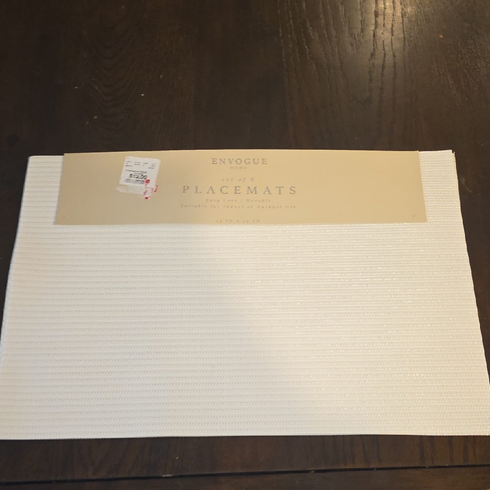 Envogue White Textured Placemats Set